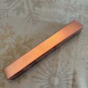 Patrick Ta Major Dimension precision gel eyeliner in black.